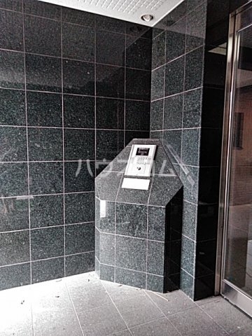 20/27 エントランス