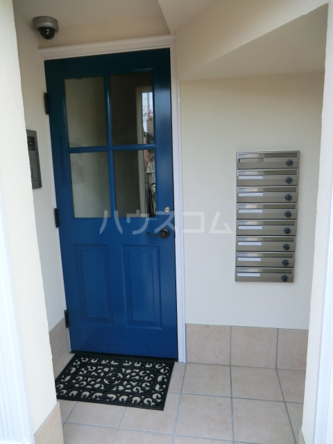 24/30 エントランス