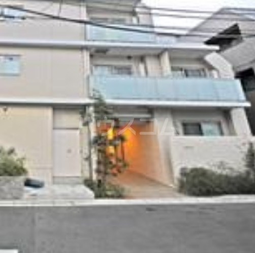 13/23 エントランス