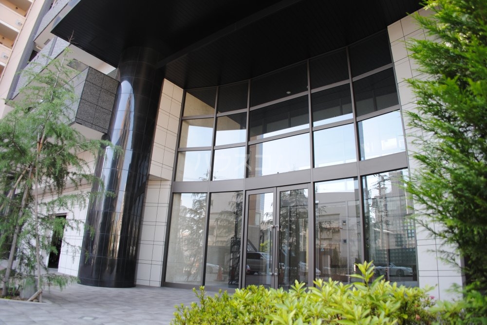 18/24 エントランス