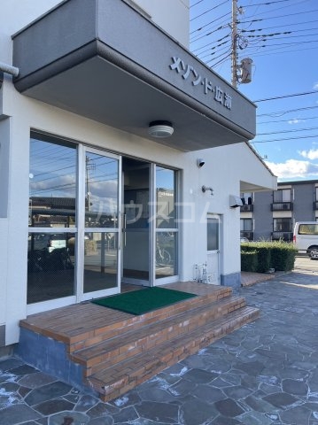 27/28 エントランス