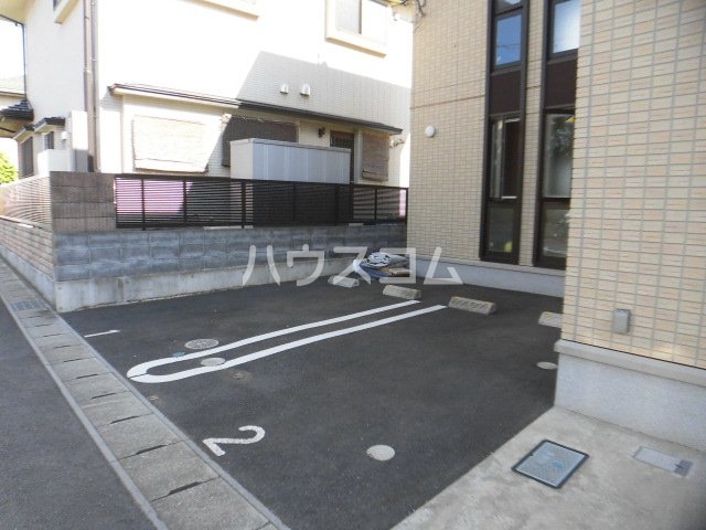 13/23 駐車場