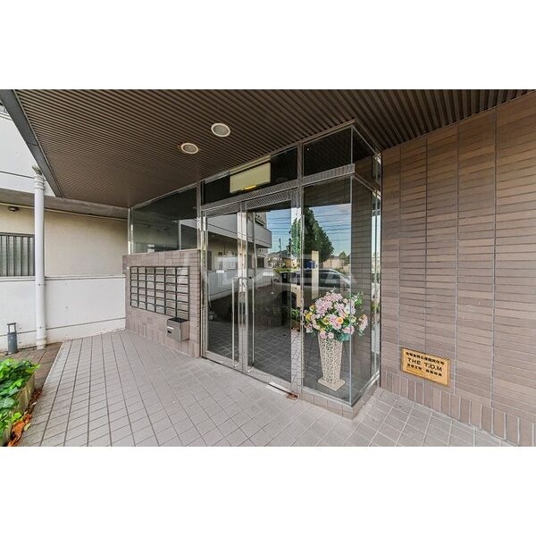 23/30 エントランス