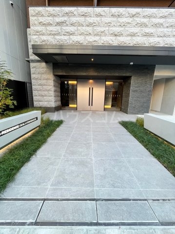 26/30 エントランス