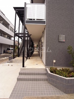 17/27 エントランス