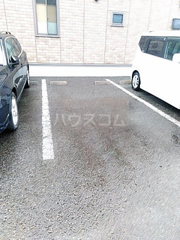 27/30 駐車場