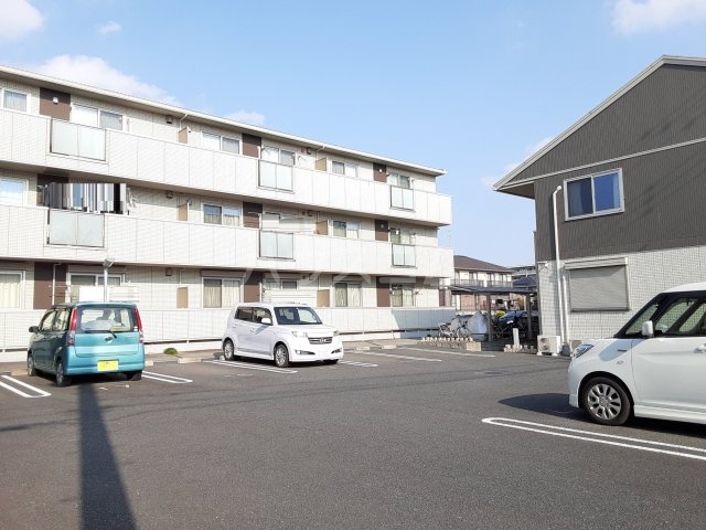 21/28 駐車場