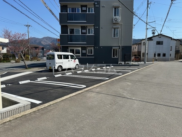 3/3 駐車場