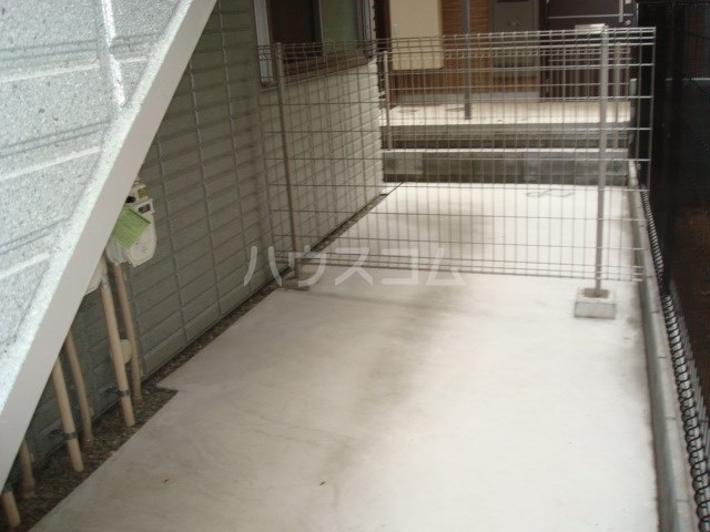 20/21 エントランス