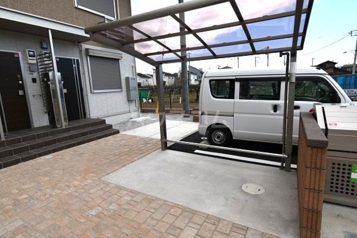 18/28 駐車場