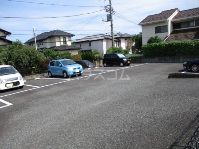 2/3 駐車場