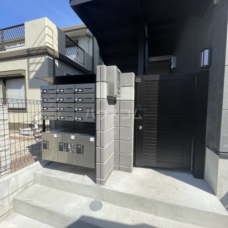 21/30 エントランス