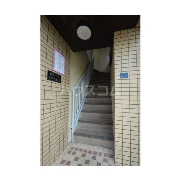 16/18 エントランス