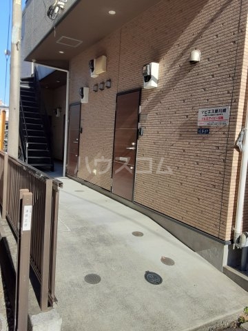 20/23 エントランス