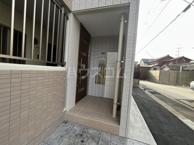 26/30 エントランス