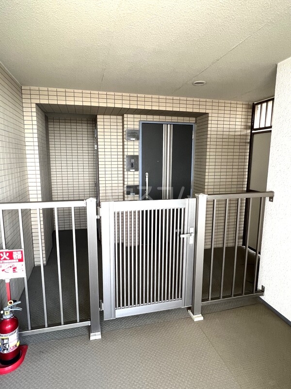 16/18 エントランス