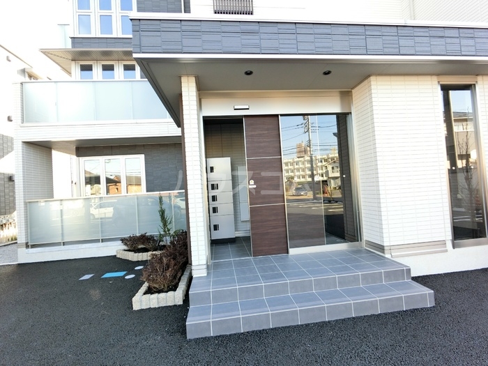 17/23 エントランス