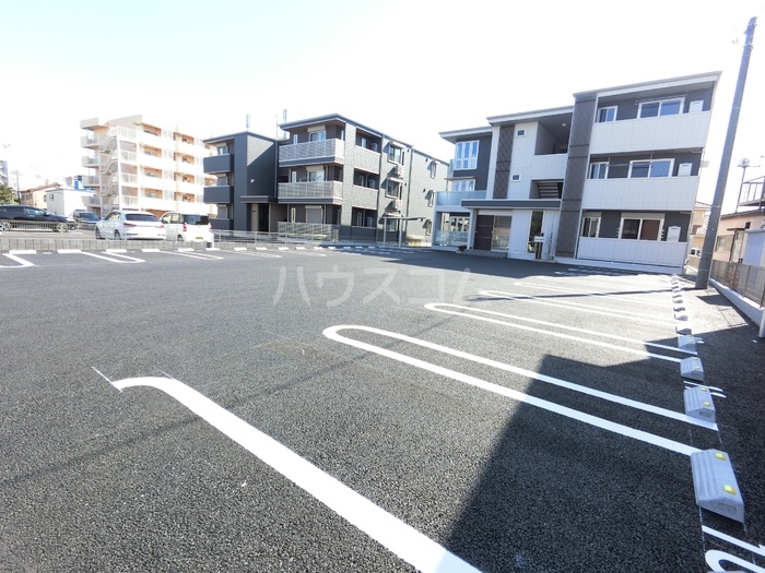 18/23 駐車場