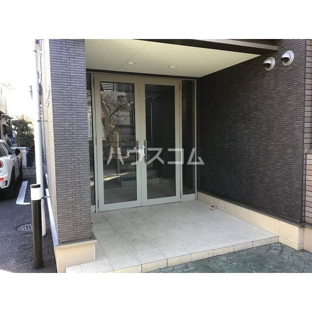 28/30 エントランス