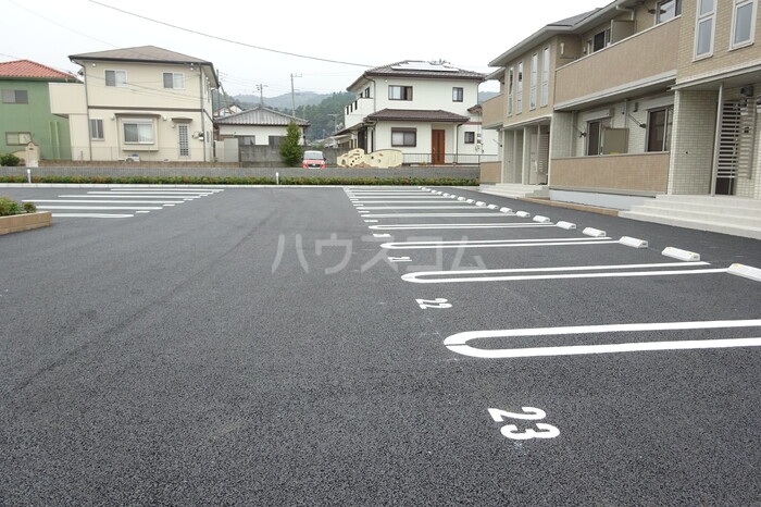 18/19 駐車場