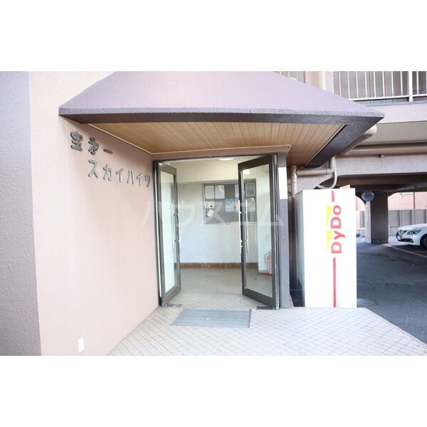 18/24 エントランス