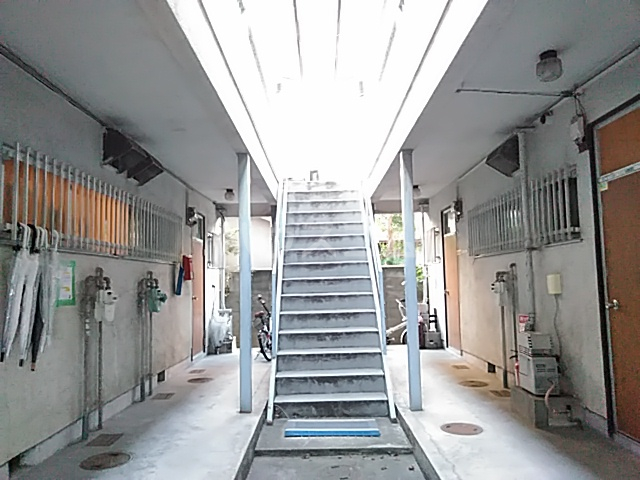 17/26 エントランス