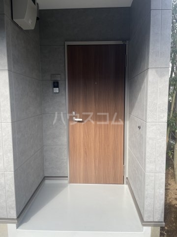 24/30 エントランス