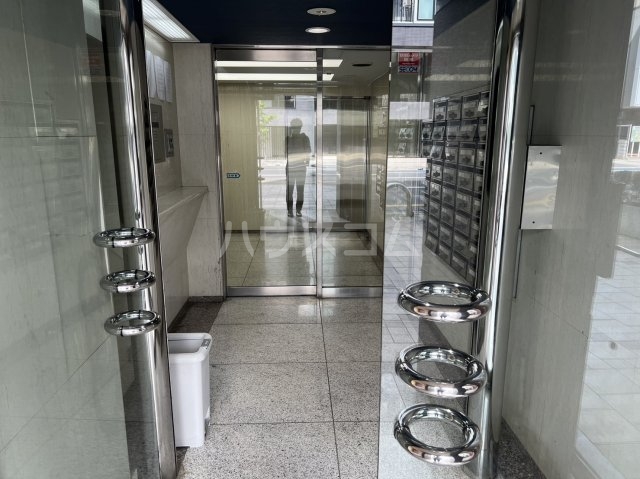 14/17 エントランス