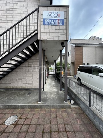 21/30 エントランス