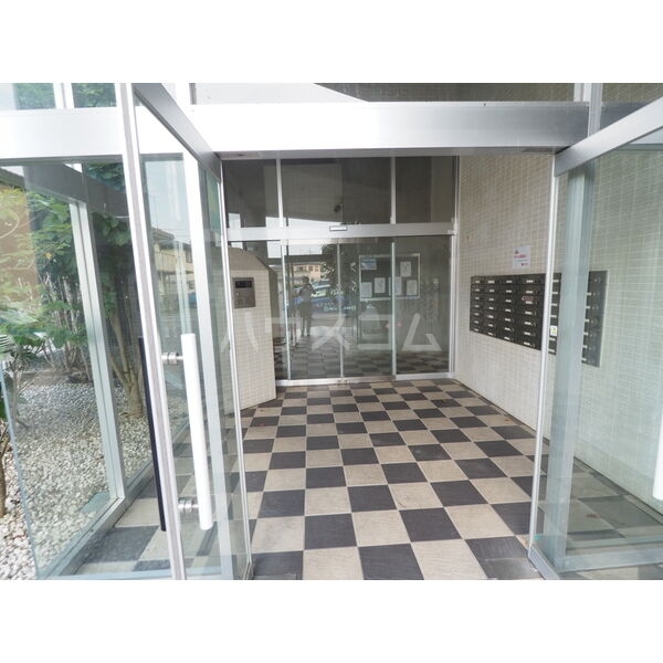 14/23 エントランス