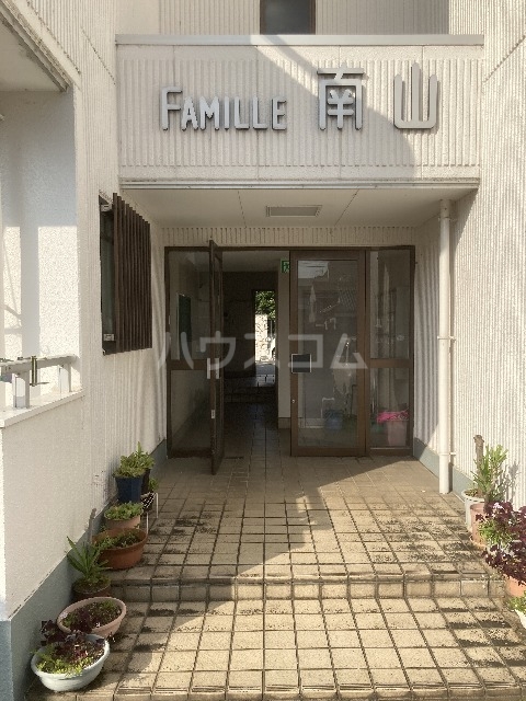 21/29 エントランス