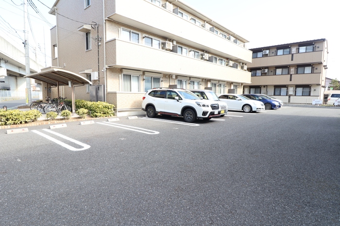 19/28 駐車場