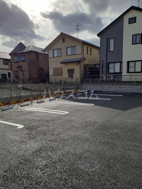 28/30 駐車場