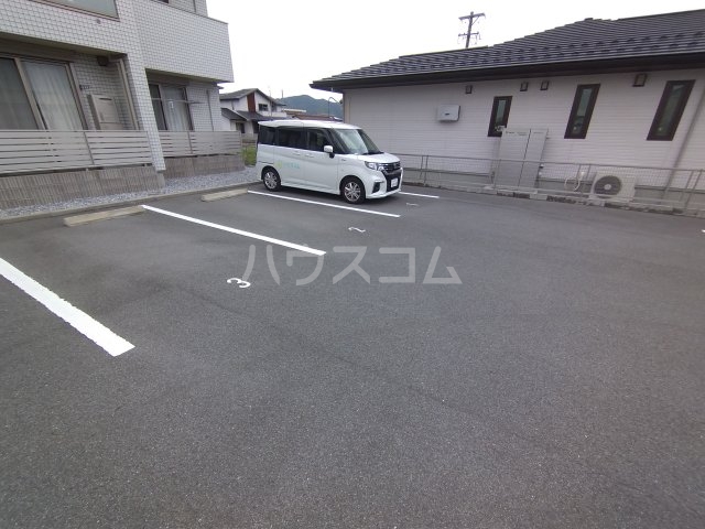 24/28 駐車場