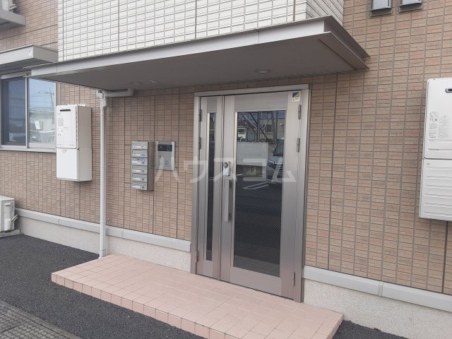 19/23 エントランス