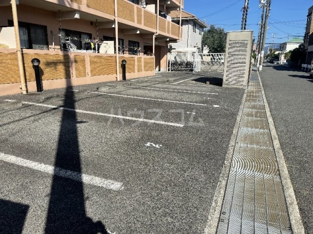 19/28 駐車場
