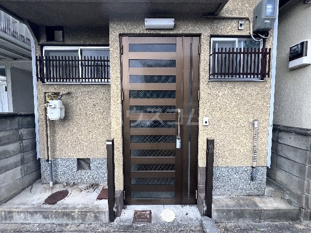 21/30 エントランス