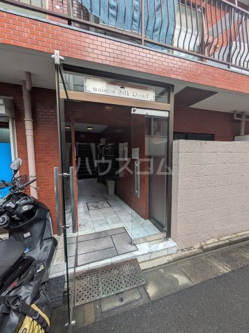 16/20 エントランス