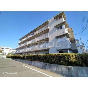 15/23 エントランス