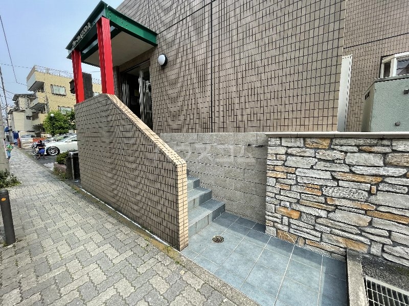 21/23 エントランス