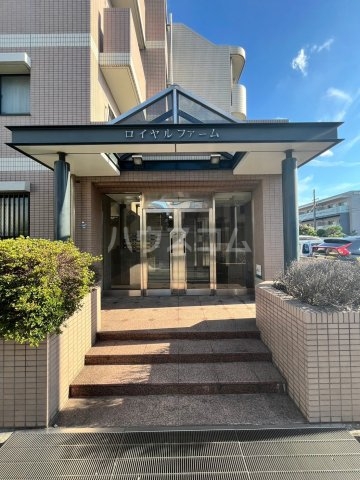 28/30 エントランス