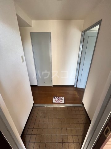 16/30 玄関