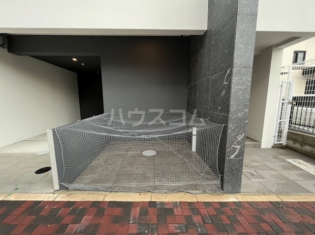 26/30 エントランス