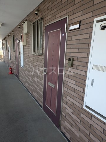 18/26 エントランス