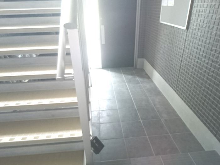 18/26 エントランス