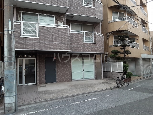 28/30 エントランス