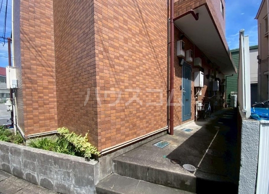 14/15 エントランス