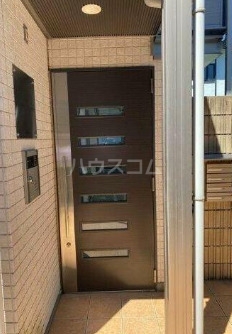 13/19 エントランス