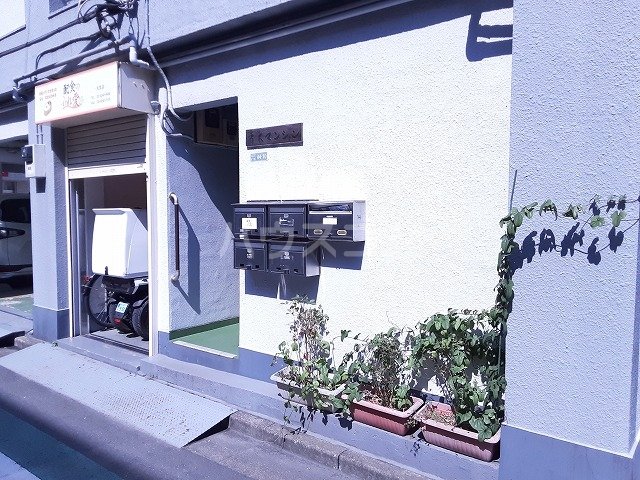 22/30 エントランス