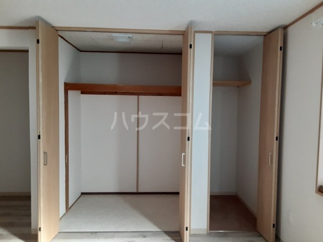 13/30 収納
